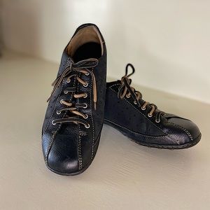 Women’s Born Hawkeye Black Oxford Sz 9/40.5 Pre-Loved Leather Comfy Insoles